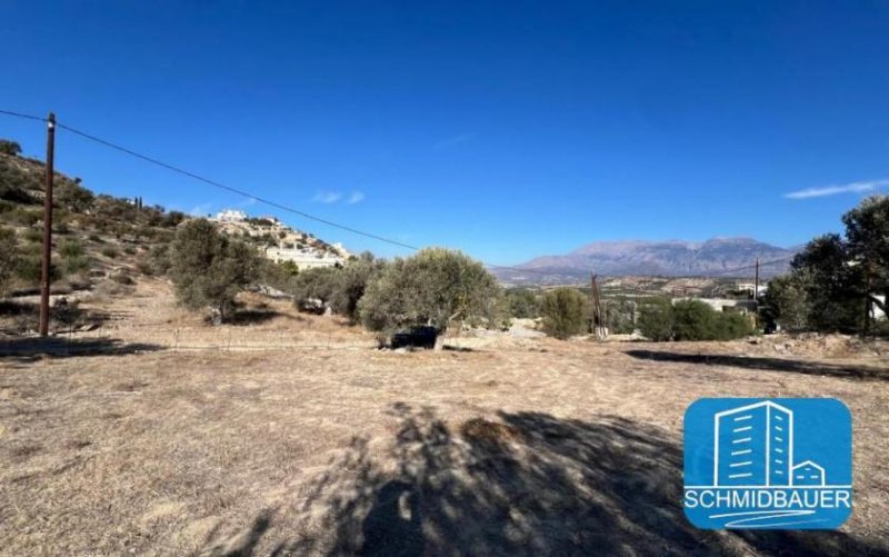 Kamilari Kreta, Kamilari: Grundstück mit Blick auf das Dorf und die Berge zu verkaufen Grundstück kaufen